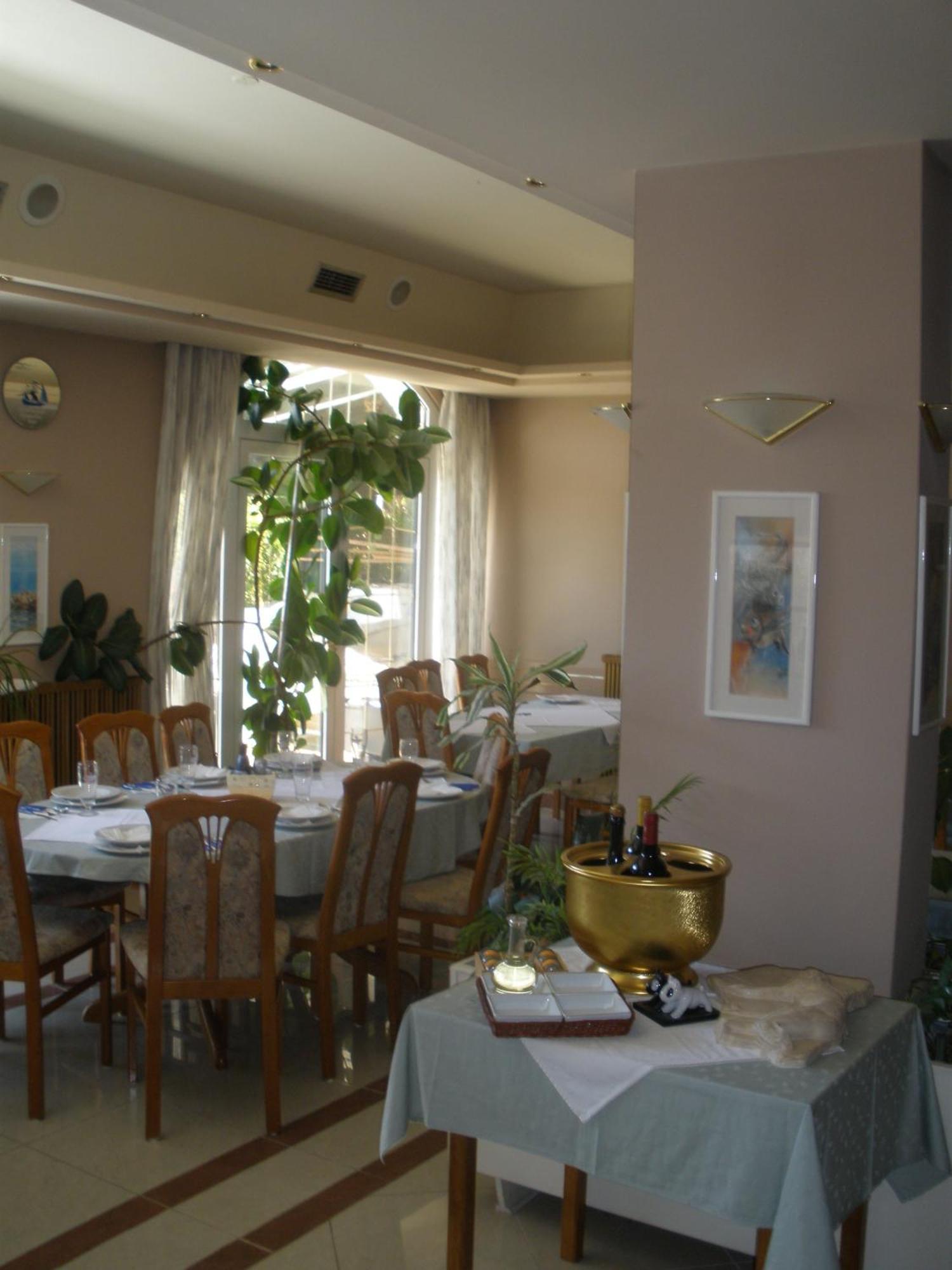 Pansion Manuela Hotel Vrsar Buitenkant foto