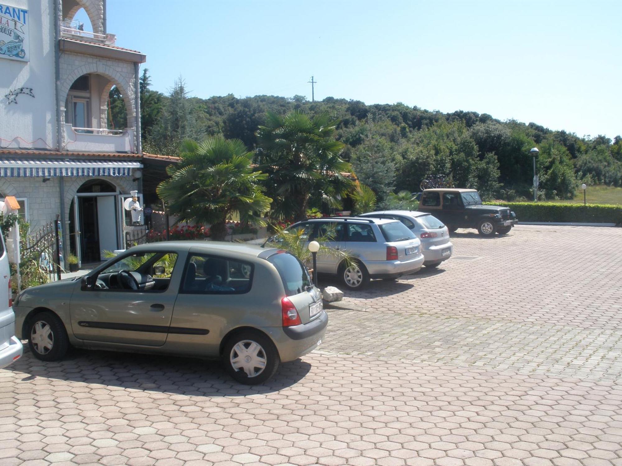Pansion Manuela Hotel Vrsar Buitenkant foto